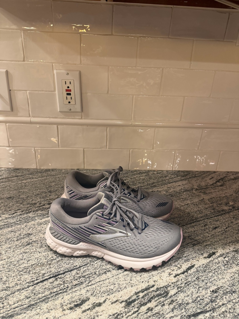 Women’s Brooks Adrenaline 19 Size 7.5